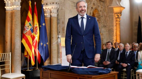 Azc&oacute;n toma posesi&oacute;n como presidente de Arag&oacute;n 
