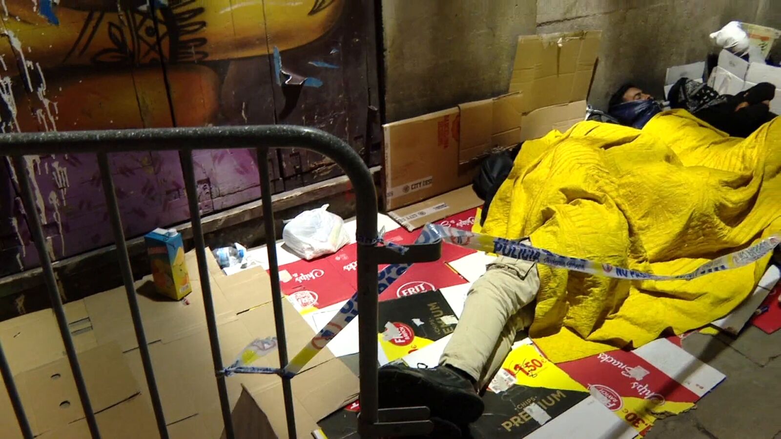Las colas y el caos marcan la regularización masiva de inmigrantes en Cataluña