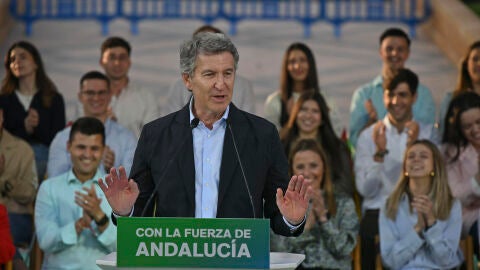 Feij&oacute;o en un mitin en Andaluc&iacute;a