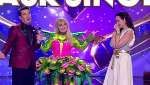 Cayetana Guillén Cuervo, desenmascarada bajo las hojas de Planta carnívora