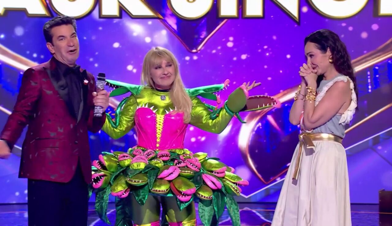 Cayetana Guill&eacute;n Cuervo, desenmascarada bajo las hojas de Planta carn&iacute;vora