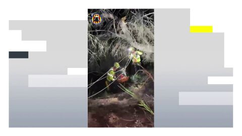 Rescatan a un motorista tras caer por un barranco en B&eacute;tera