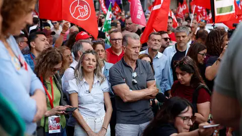La vicepresidenta segunda y ministra de Trabajo y Economía Social, Yolanda Díaz en la manifestación convocada en Málaga La vicepresidenta segunda y ministra de Trabajo y Economía Social, Yolanda Díaz en la manifestación convocada en Málaga