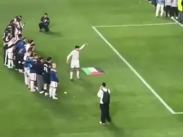 La bandera de Palestina y una 'vida pirata' histórica: la victoria ante el Estrasburgo hace soñar al Rayo La bandera de Palestina y una 'vida pirata' histórica: la victoria ante el Estrasburgo hace soñar al Rayo
