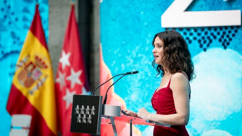 La presidenta de la Comunidad de Madrid, Isabel D&iacute;az Ayuso, durante la entrega de las Grandes Cruces de la Orden del Dos de Mayo