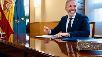El presidente Azcón firma la comunicación a Su Majestad el Rey de su toma de posesión El presidente Azcón firma la comunicación a Su Majestad el Rey de su toma de posesión