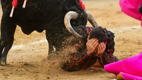 Pronóstico grave para Raúl Ruiz tras una cornada de 25 cm en Las Ventas Pronóstico grave para Raúl Ruiz tras una cornada de 25 cm en Las Ventas