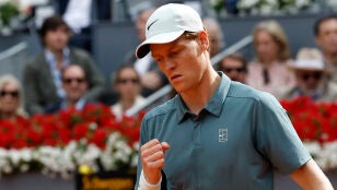 Jannik Sinner celebra un punto ante Zverev