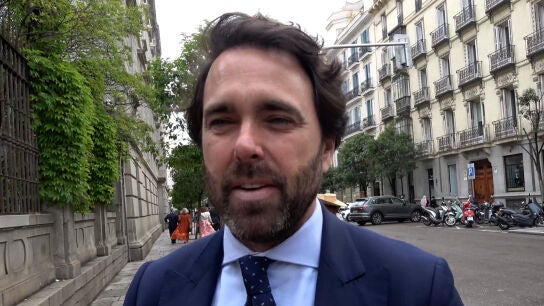 Javier Ungr&iacute;a tras la boda de su hermano