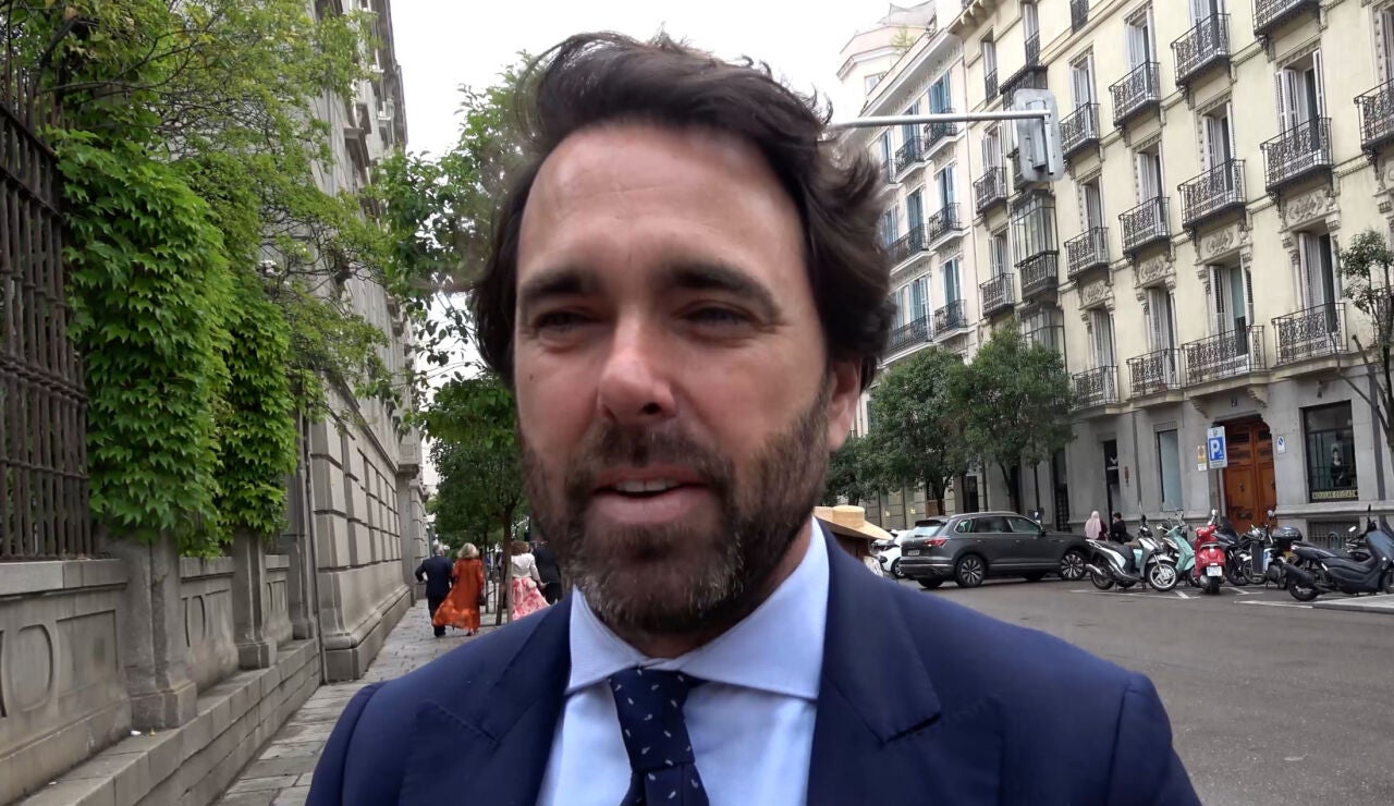 Javier Ungr&iacute;a tras la boda de su hermano