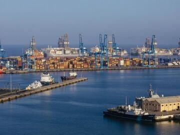 Sanidad Exterior de la Delegaci&oacute;n del Gobierno en Canarias se prepara ante una posible escala del crucero con hantavirus