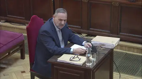 Ábalos niega conocer la oferta de Aldama por las mascarillas de Soluciones de Gestión: "Por mi mano no pasó ninguna" Ábalos niega conocer la oferta de Aldama por las mascarillas de Soluciones de Gestión: "Por mi mano no pasó ninguna"