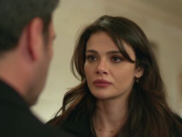 Cihan detiene la huida de Alya y le hace una promesa sin condiciones