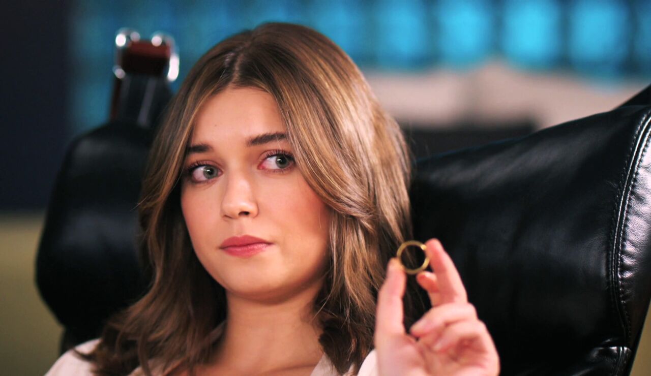 Seyran le ense&ntilde;a a su hermana la prueba definitiva del amor de Ferit