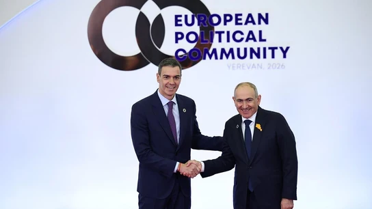 El presidente del Gobierno, Pedro Sánchez, saluda al primer ministro de Armenia, Nikol Pashinián El presidente del Gobierno, Pedro Sánchez, saluda al primer ministro de Armenia, Nikol Pashinián