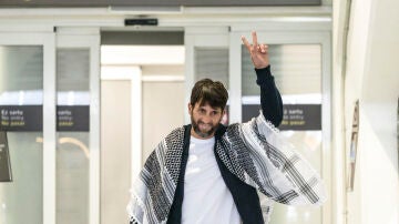 Salim Malla a su llegada al aeropuerto de Bilbao.