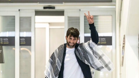 Salim Malla a su llegada al aeropuerto de Bilbao.