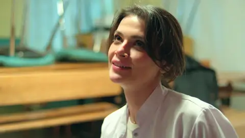 Cihan cae enfermo y Alya pasa la noche con él: lo que ocurre lo cambia todo Cihan cae enfermo y Alya pasa la noche con él: lo que ocurre lo cambia todo