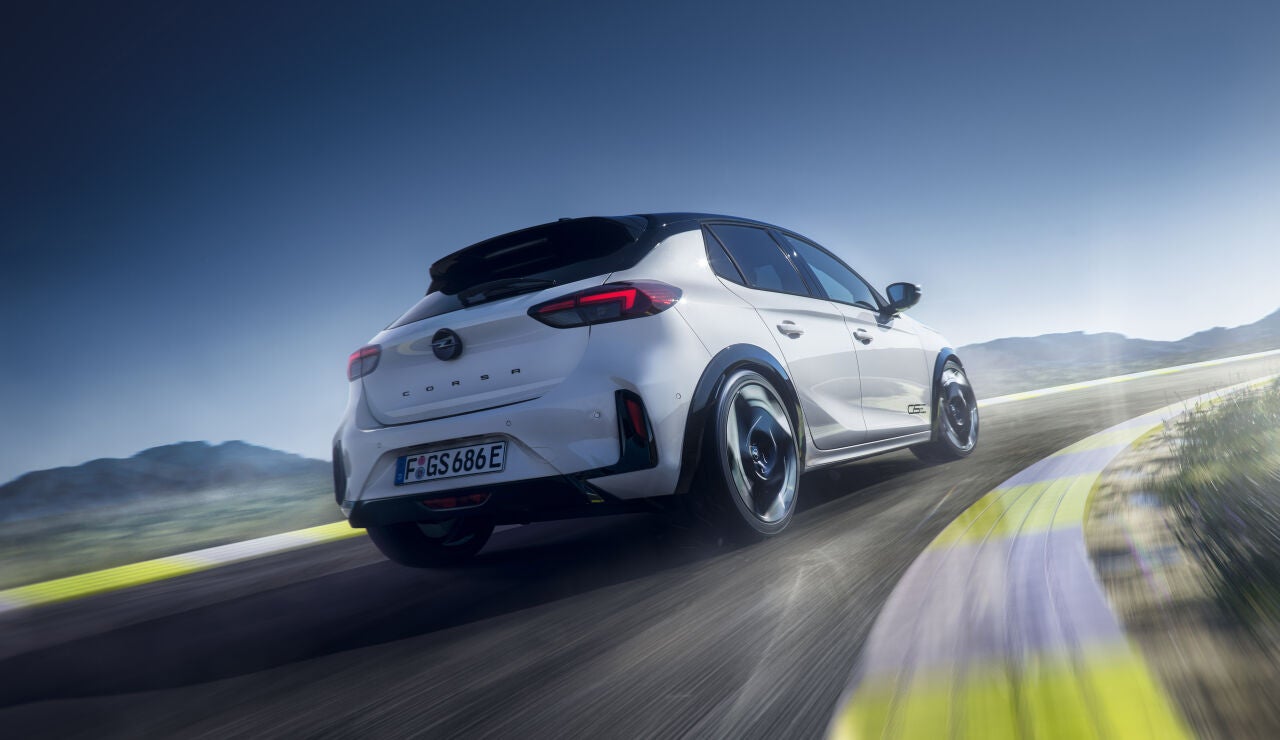 Llega el Golf GTI de Stellantis, que tambi&eacute;n es el Opel m&aacute;s potente de la historia