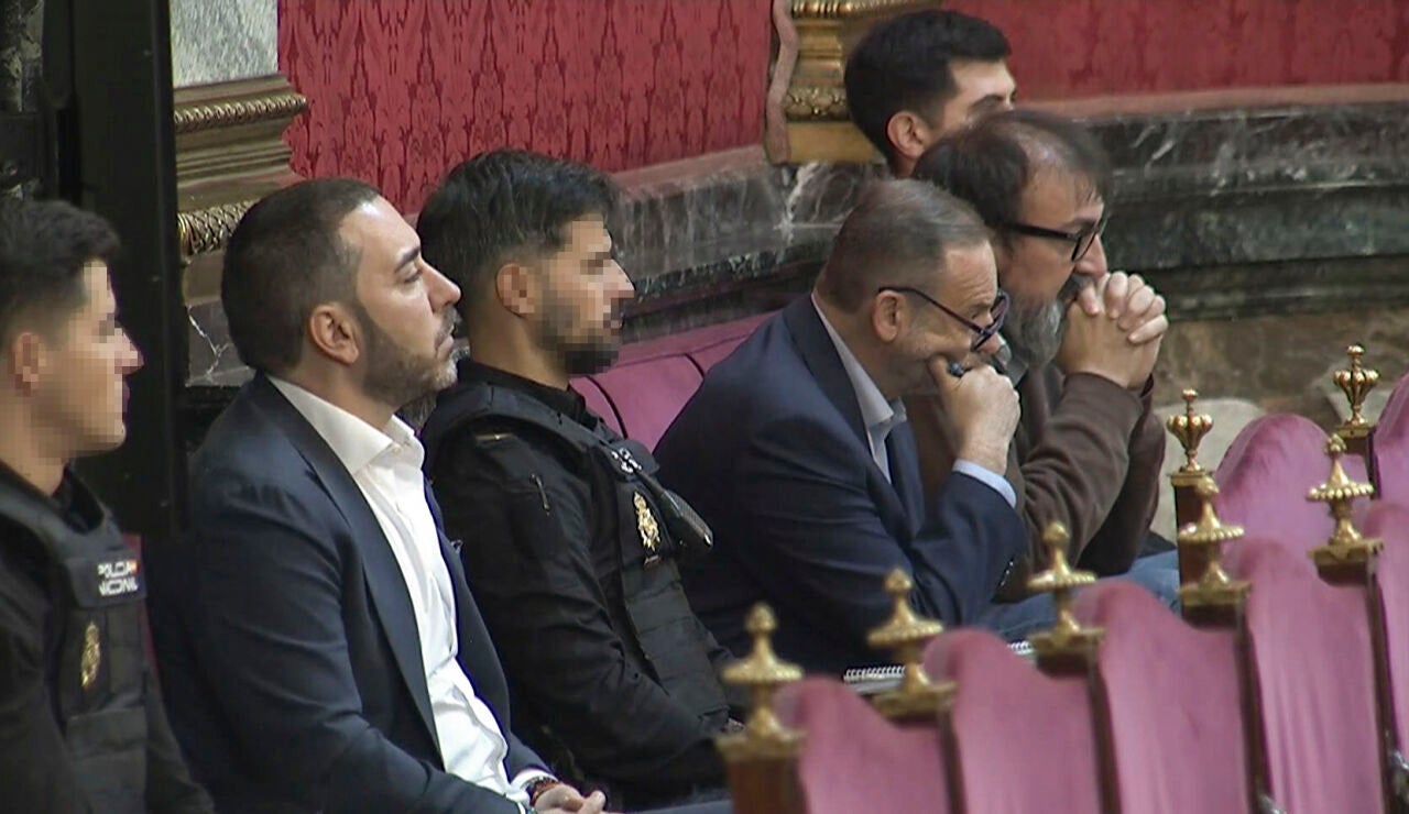 V&iacute;ctor Aldama, Jos&eacute; Luis &Aacute;balos y Koldo Garc&iacute;a en la sesi&oacute;n de este mi&eacute;rcoles