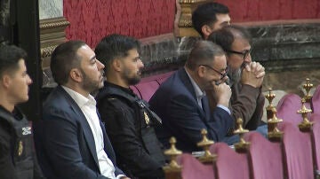 V&iacute;ctor Aldama, Jos&eacute; Luis &Aacute;balos y Koldo Garc&iacute;a en la sesi&oacute;n de este mi&eacute;rcoles