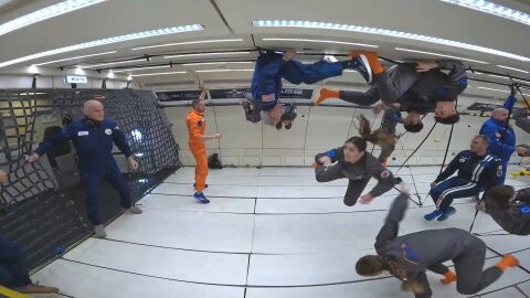 VOLANDO 