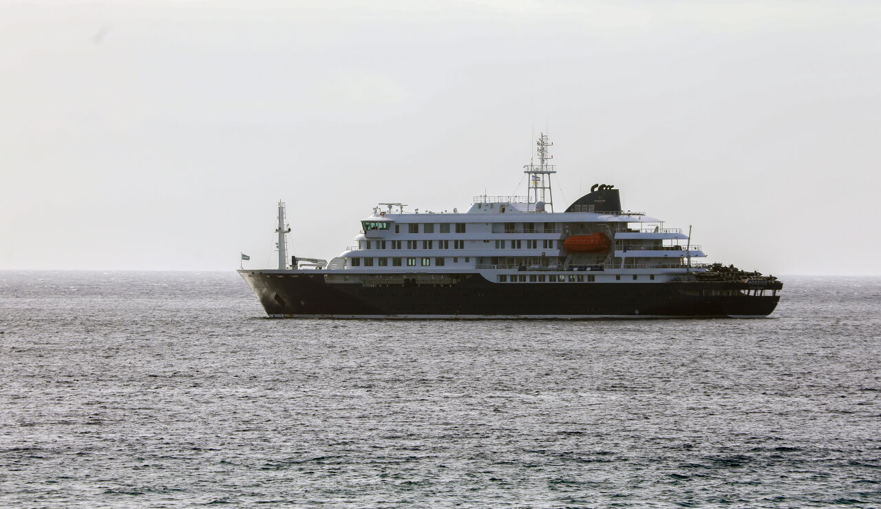  El crucero MV Hondius, en aguas de Cabo Verde