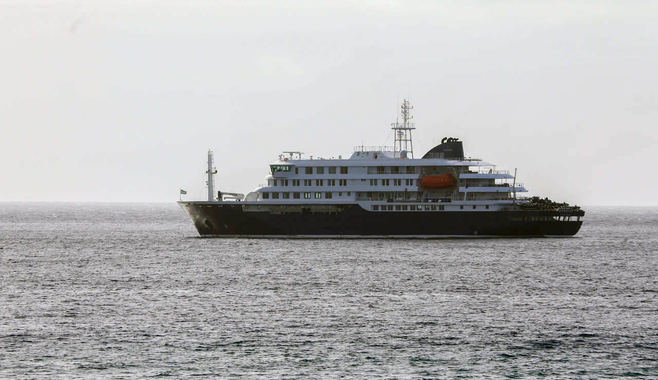 El crucero MV Hondius, en aguas de Cabo Verde