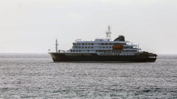  El crucero MV Hondius, en aguas de Cabo Verde
