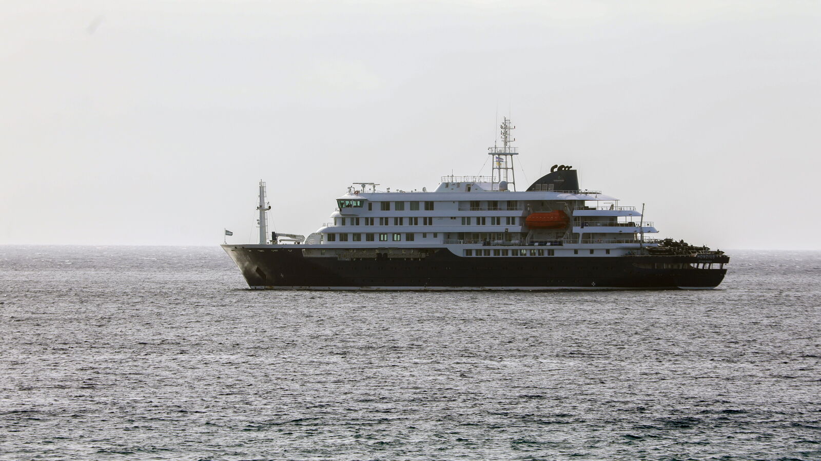 Sigue el recorrido del crucero del hantavirus dirección a Canarias en tiempo real
