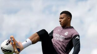 Mbapp&eacute;, durante el entrenamiento en Valdebebas