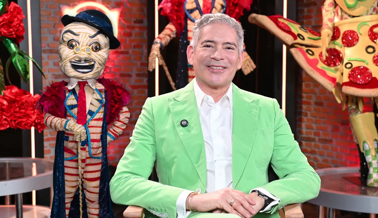 Clavel y Momia, las favoritas para ganar Mask Singer según Arturo Valls y los investigadores