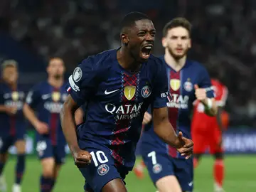 Ousmane Dembelé celebra su gol al Bayern en el Allianz Arena Ousmane Dembelé celebra su gol al Bayern en el Allianz Arena