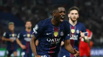 Ousmane Dembelé celebra su gol al Bayern en el Allianz Arena Ousmane Dembelé celebra su gol al Bayern en el Allianz Arena