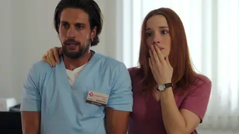 Albany pilla a su hija Lidia… ¡teniendo sexo! Albany pilla a su hija Lidia… ¡teniendo sexo!