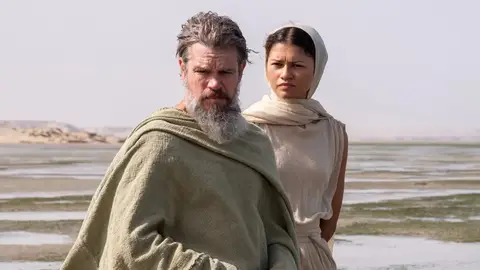 Matt Damon como Odiseo y Zendaya como Athena en La Odisea Matt Damon como Odiseo y Zendaya como Athena en La Odisea
