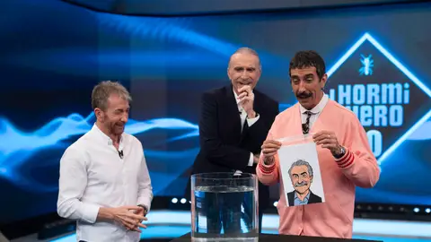 Juan y Medio alucina en El Hormiguero con un experimento de invisibilidad de Marron Juan y Medio alucina en El Hormiguero con un experimento de invisibilidad de Marron