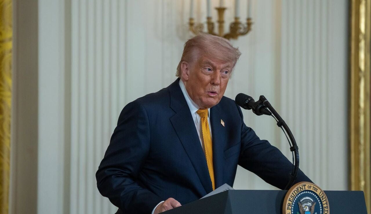 Trump asegura seguir "negociando" con Ir&aacute;n tras afirmar que el alto el fuego contin&uacute;a "vigente"