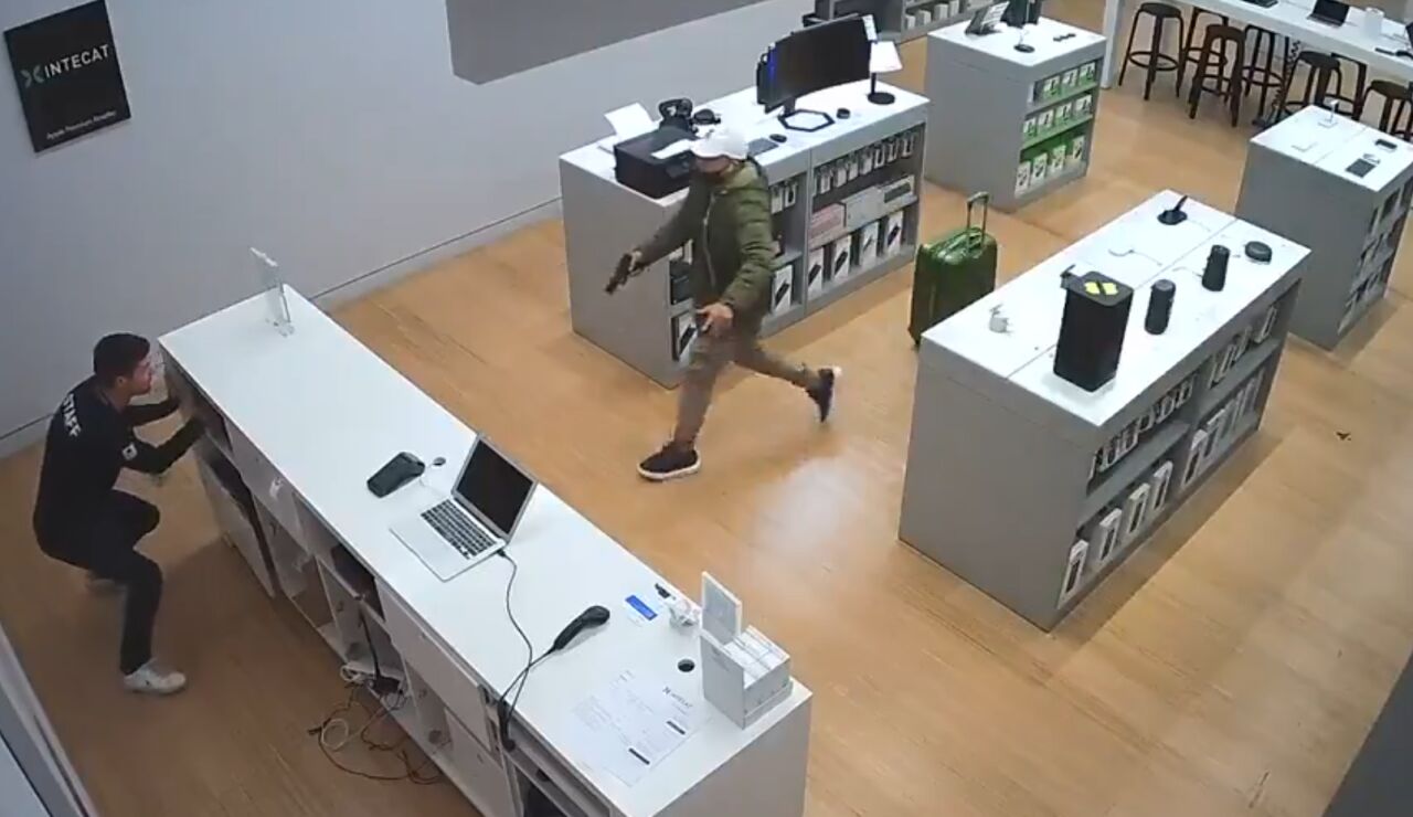 Imagen de el atraco en una tienda de Matar&oacute;.