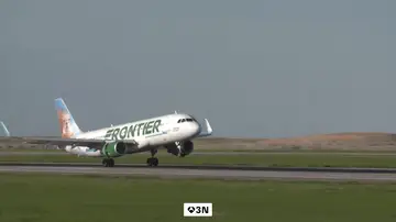 Muere una persona tras ser atropellada por un avión en una pista aérea en Denver Muere una persona tras ser atropellada por un avión en una pista aérea en Denver