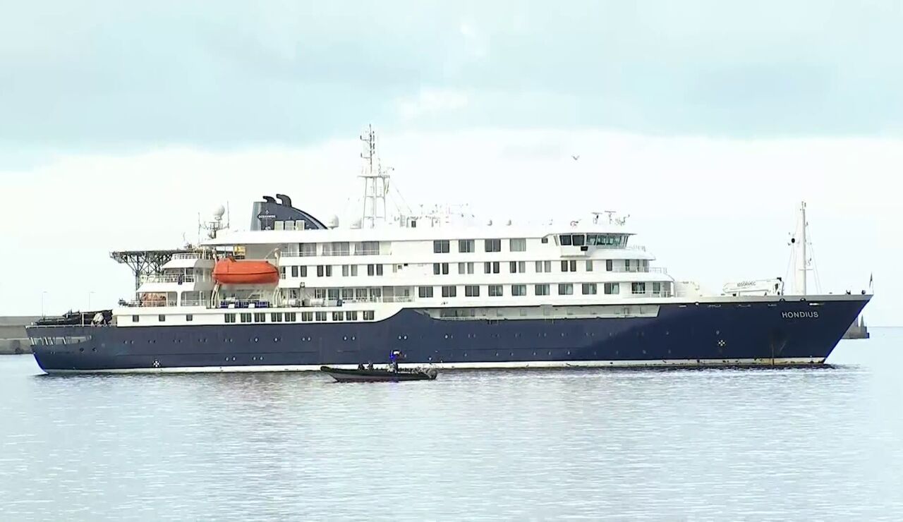 &Uacute;ltima hora del brote de hantavirus en directo: El crucero MV Hondius ya se encuentra fondeado en Tenerife