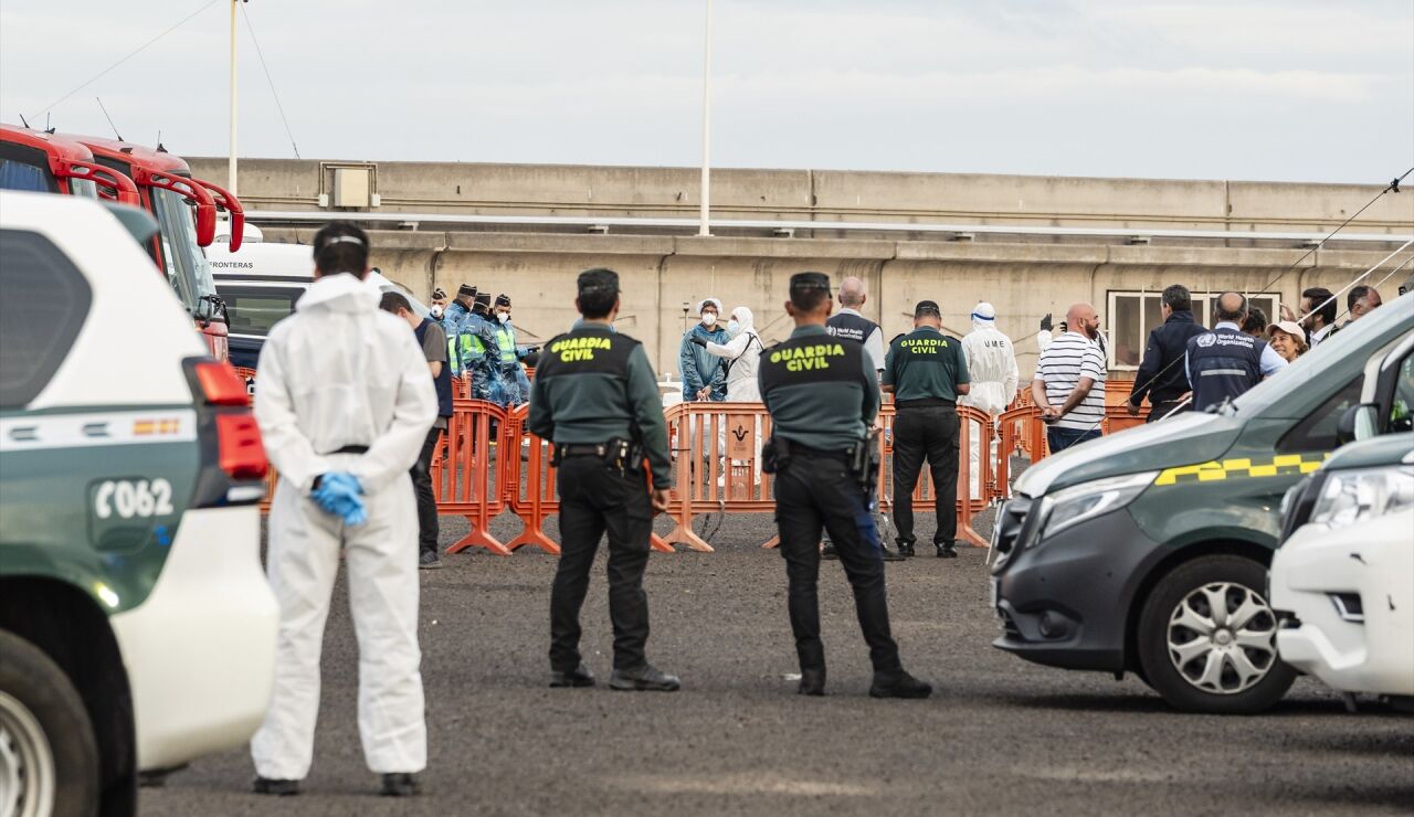 Imagen del operativo desplegado en el puerto de Granadilla de Tenerife