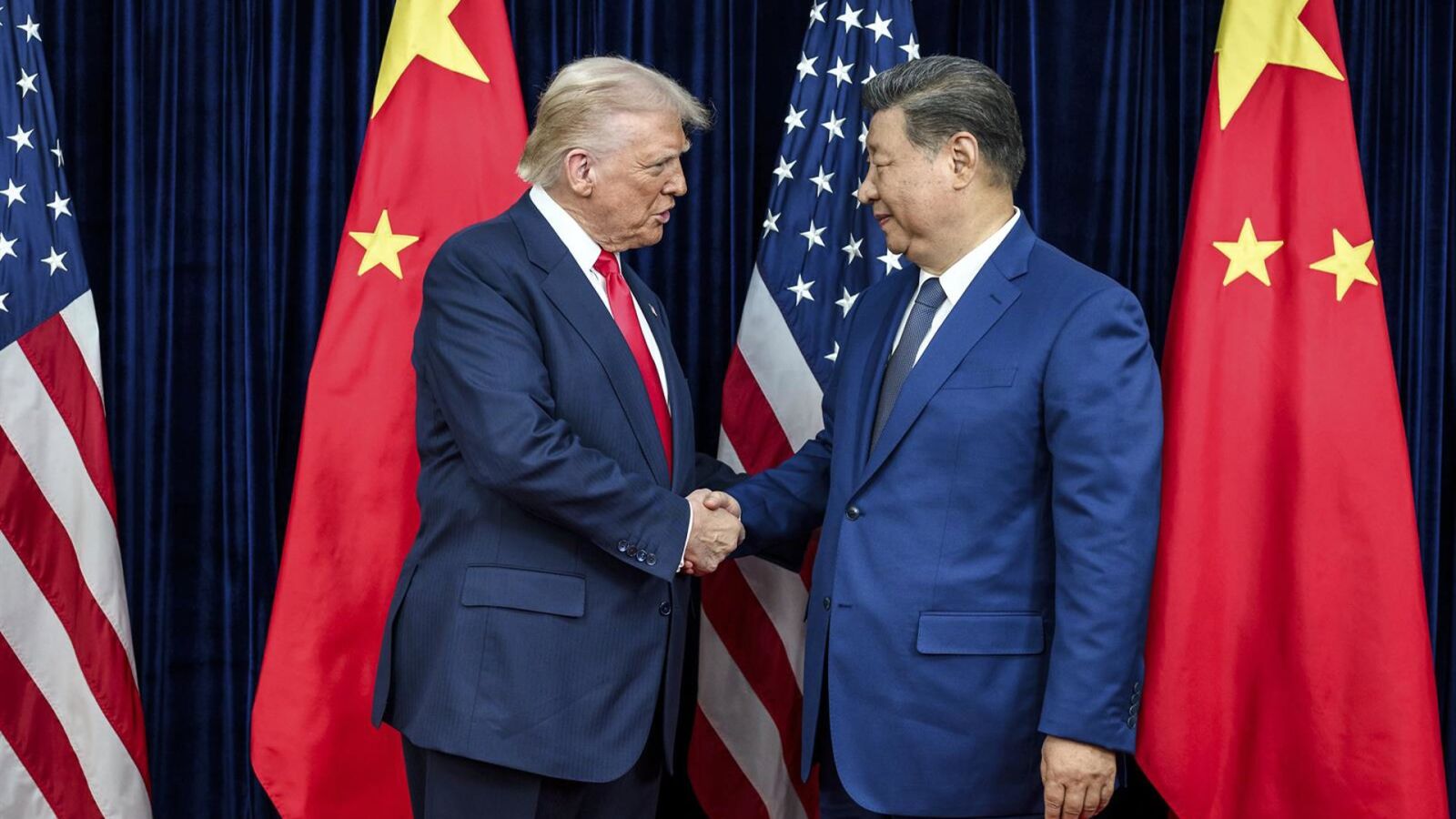 Trump llega a China dispuesto a dialogar con su 