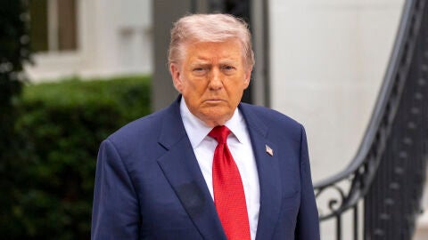 08 May 2026, US, Washington: US President Donald Trump speaks to reporters ahead of departing on Marine One from the South Lawn of the White House. Photo: Jen Golbeck/SOPA Images via ZUMA Press Wire/dpa Jen Golbeck/SOPA Images via ZUMA / DPA 08/05/2026 ONLY FOR USE IN SPAIN