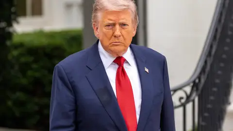 US President Donald Trump departs from The White House 08 May 2026, US, Washington: US President Donald Trump speaks to reporters ahead of departing on Marine One from the South Lawn of the White House. Photo: Jen Golbeck/SOPA Images via ZUMA Press Wire/dpa Jen Golbeck/SOPA Images via ZUMA / DPA 08/05/2026 ONLY FOR USE IN SPAIN