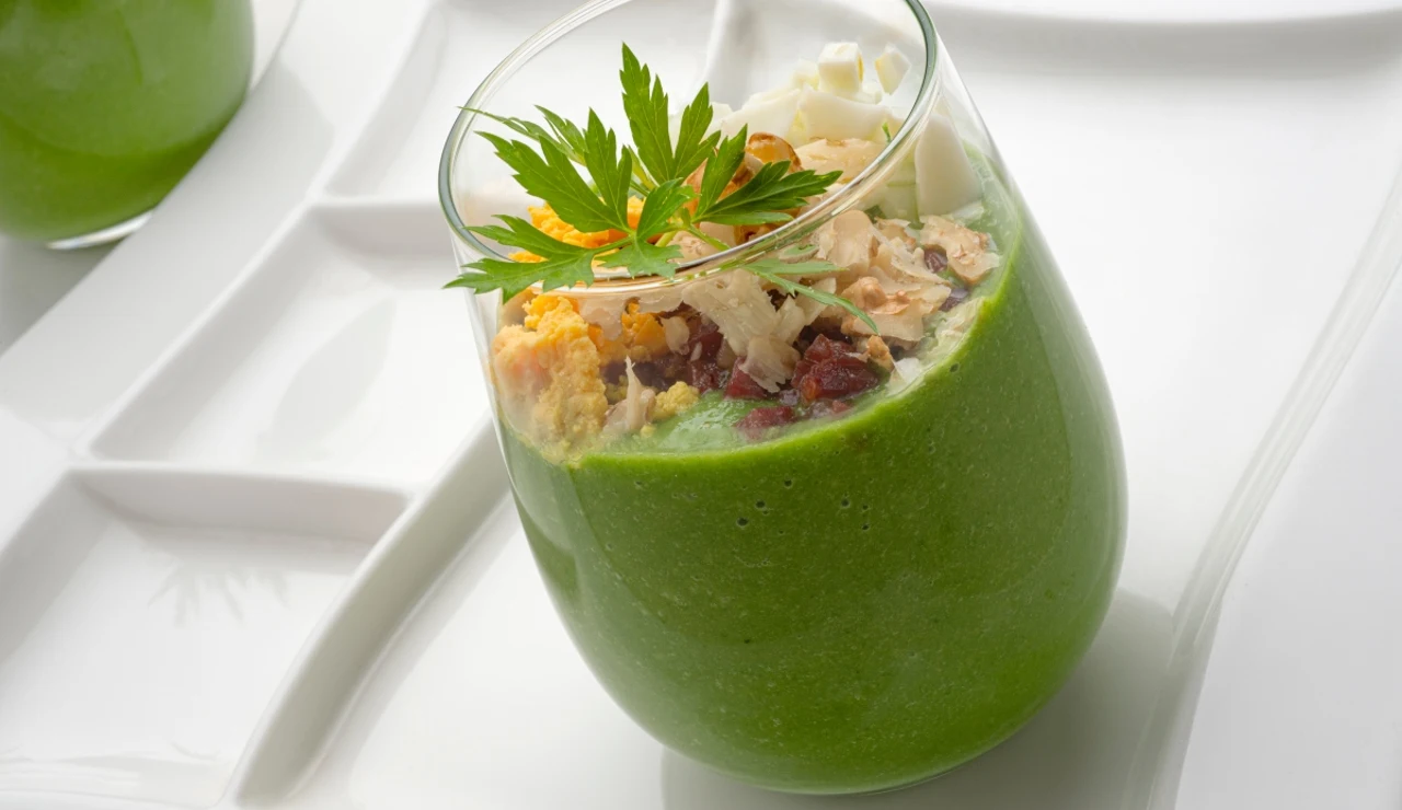 Llénate de energía con este batido de espinacas y aguacate de Karlos Arguiñano
