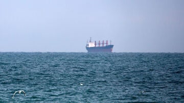 El barco Ursa Major antes de hundirse frente a la costa de Murcia
