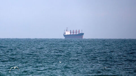 El barco Ursa Major antes de hundirse frente a la costa de Murcia