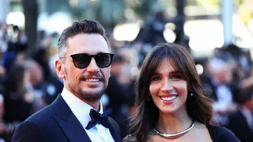 James Franco y su pareja Izabel Pakzad James Franco y su pareja Izabel Pakzad
