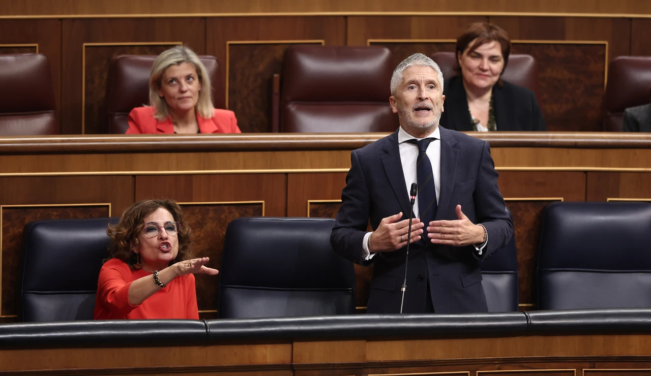 El ministro del Interior, Fernando Grande-Marlaska y la candidata del PSOE en Andalucía, María Jesús Montero